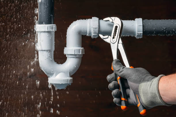 Professional Drain Cleaning technician working in Brownsville, CA